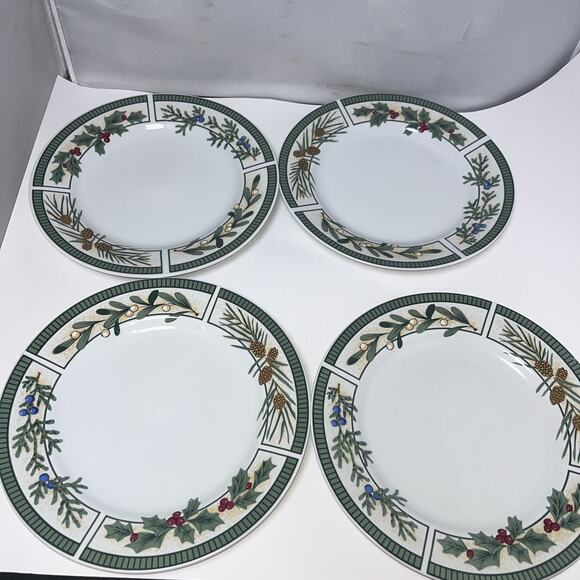 Set Of 4 Fairfield Wintergreen Dinner Plates Christmas Holiday - Picture 1 of 7